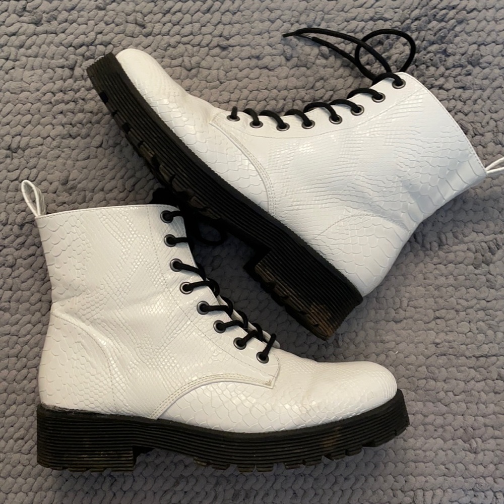 Lotus by Matisse - White Zip Boots